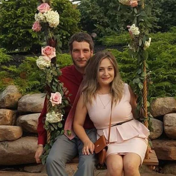 Meet your Posher, Nicole - Picture 1 of 1